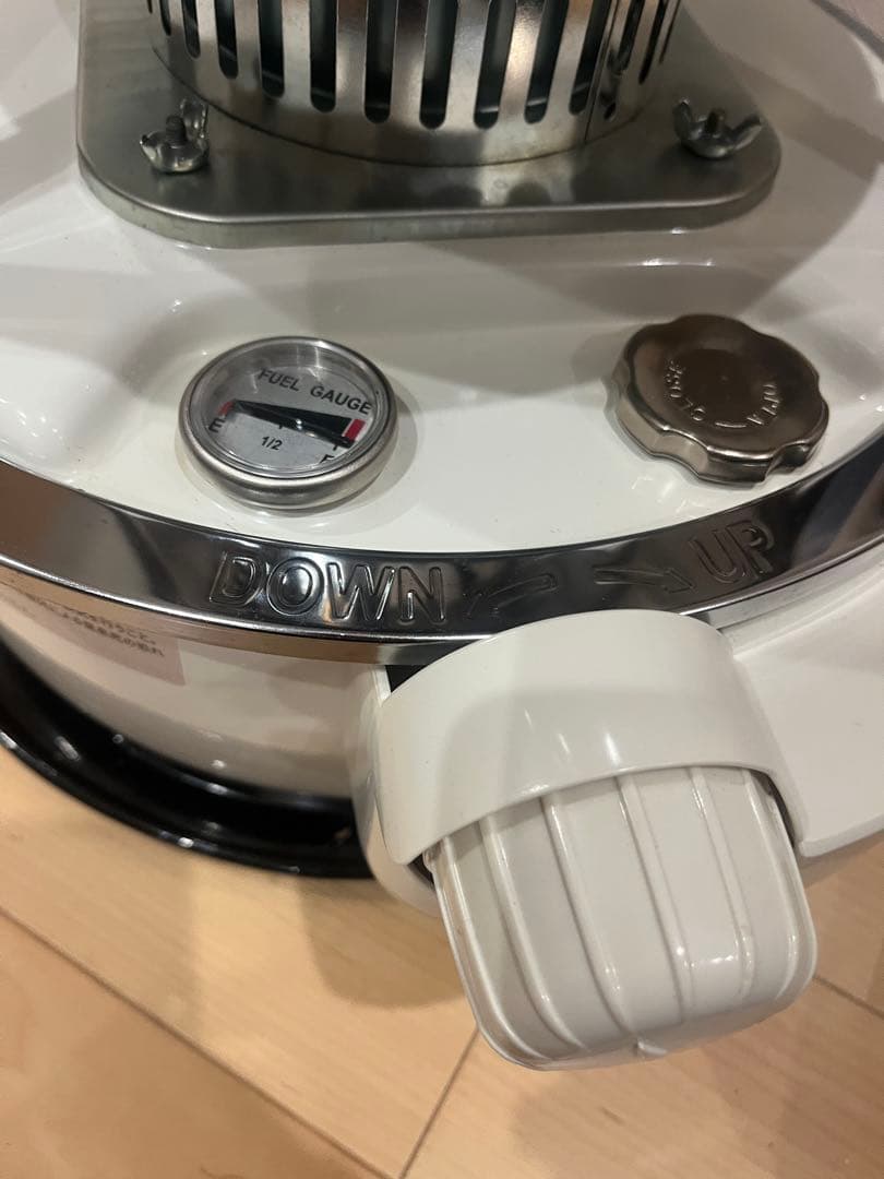 PASECO 美品 円筒形ホワイト石油ストーブ　白