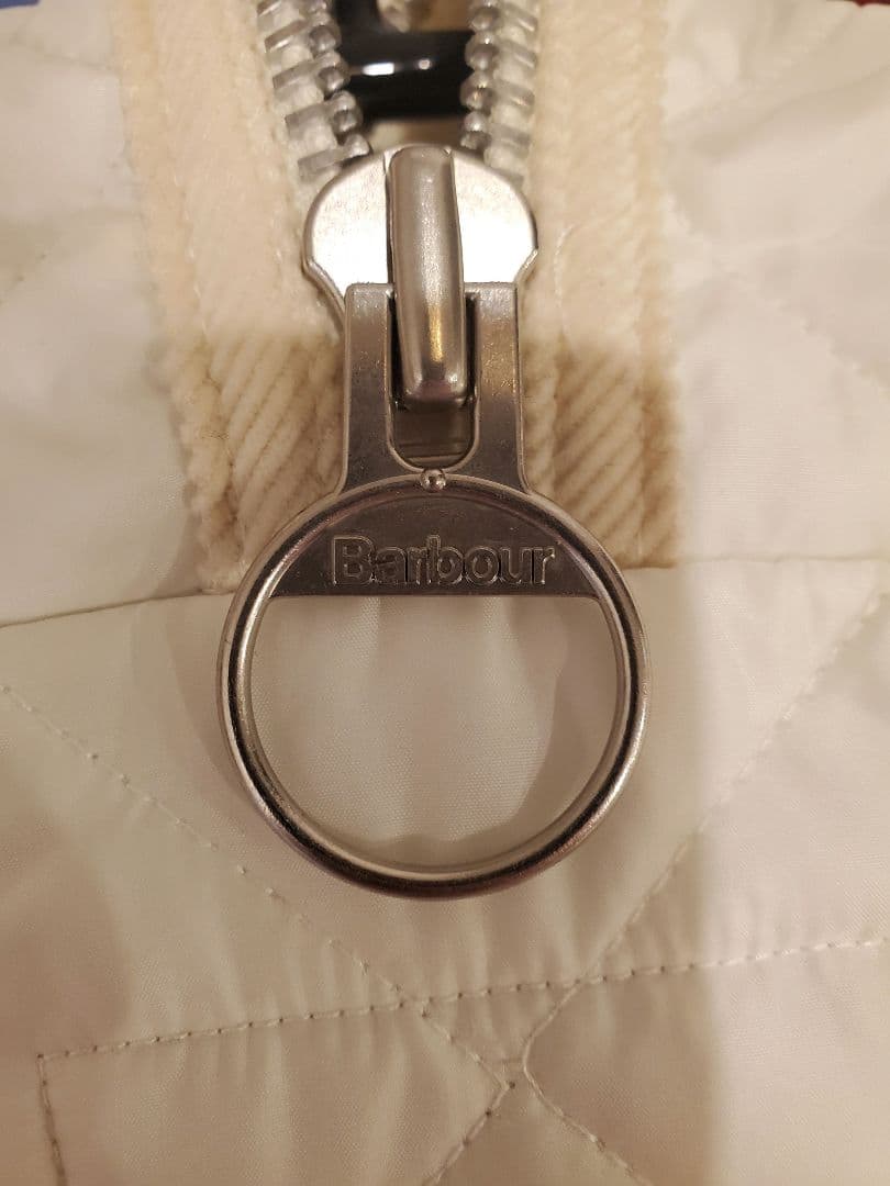 stkdi...☆新品未使用☆Barbour バブアー　ベスト　ホワイト