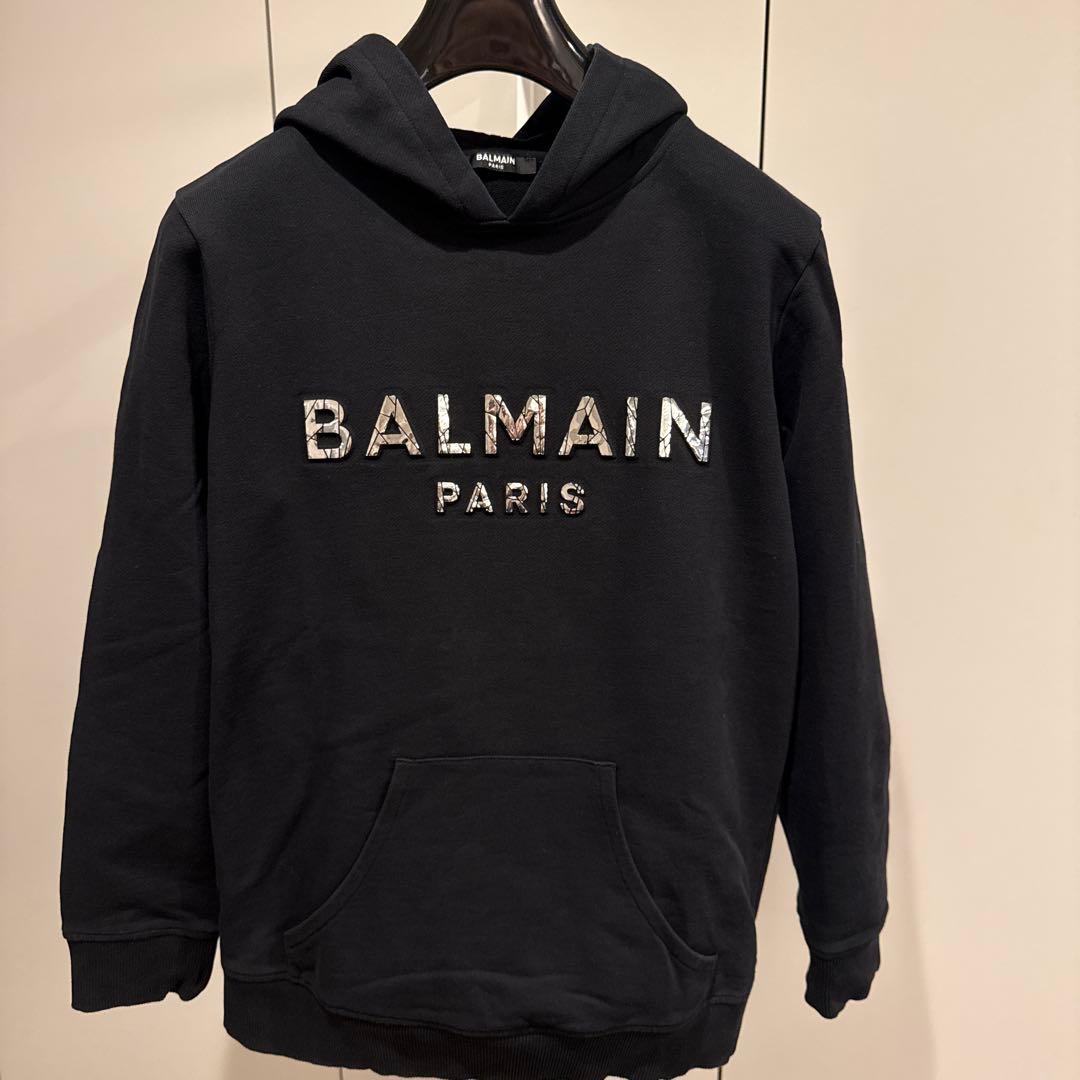 BALMAINパーカー
