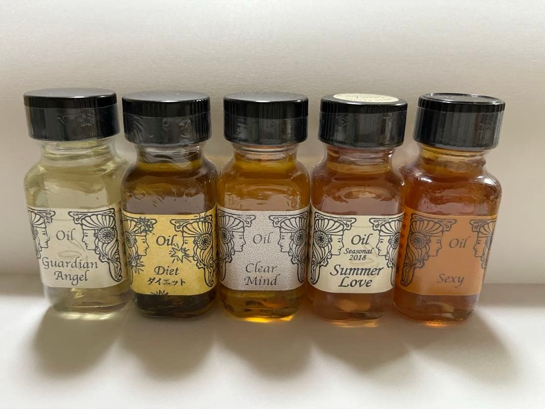 アンシェントメモリーオイル　35本まとめ売り　小瓶　スポイド　シール付き