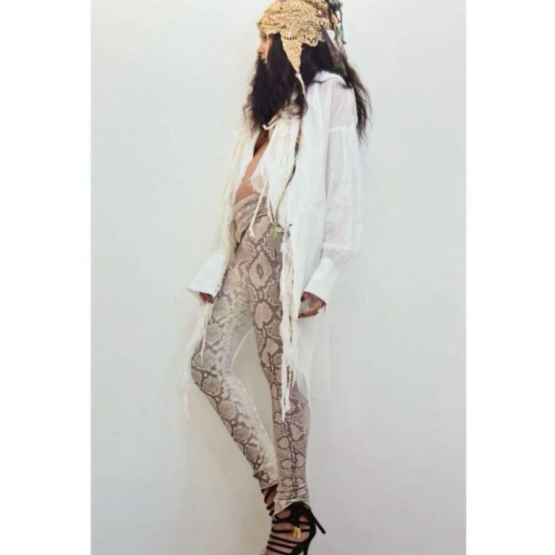 if six was nine LEG/LG WHITE× PYTHON