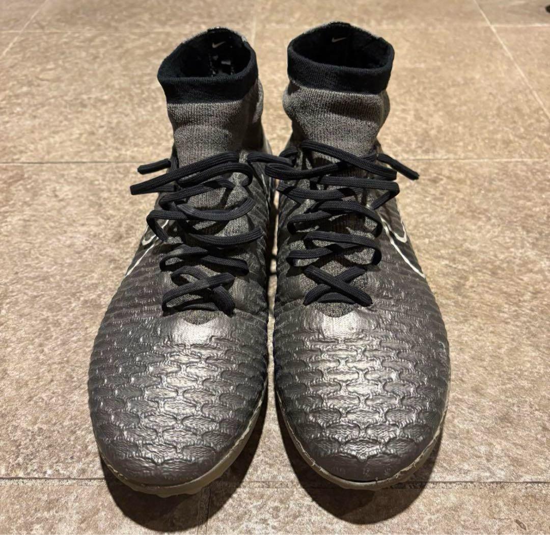 ナイキ マジスタオブラ　サッカー　トレーニングシューズ　フットサル