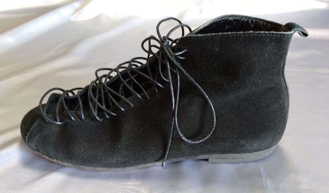 コムデギャルソン 黒 スエード ハイカットブーツ ２３．５cm 【保存袋付き】