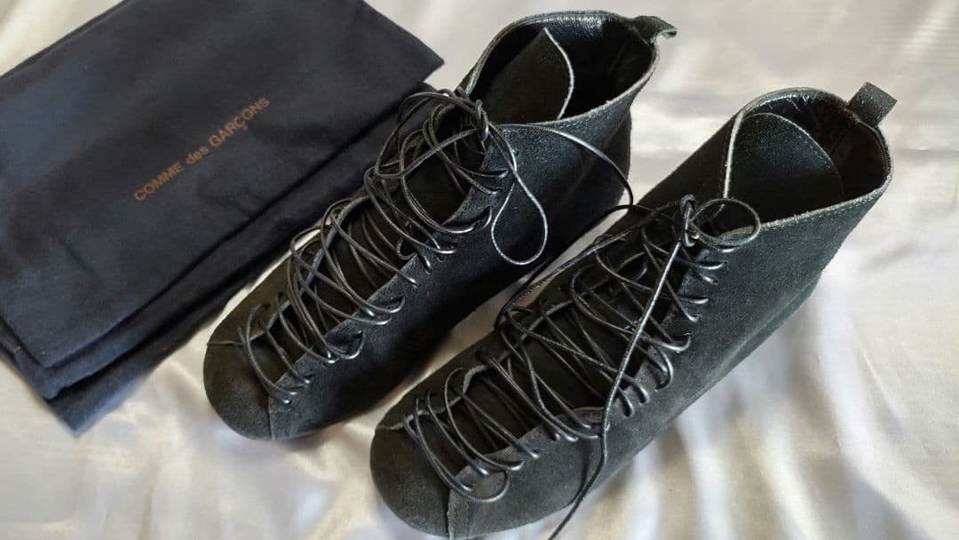 コムデギャルソン 黒 スエード ハイカットブーツ ２３．５cm 【保存袋付き】