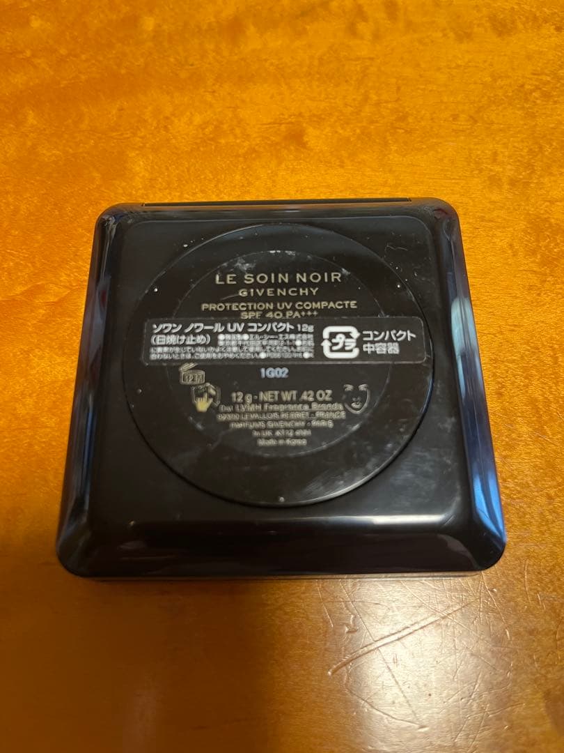 新品 ジバンシイ ソワン ノワール UV コンパクト