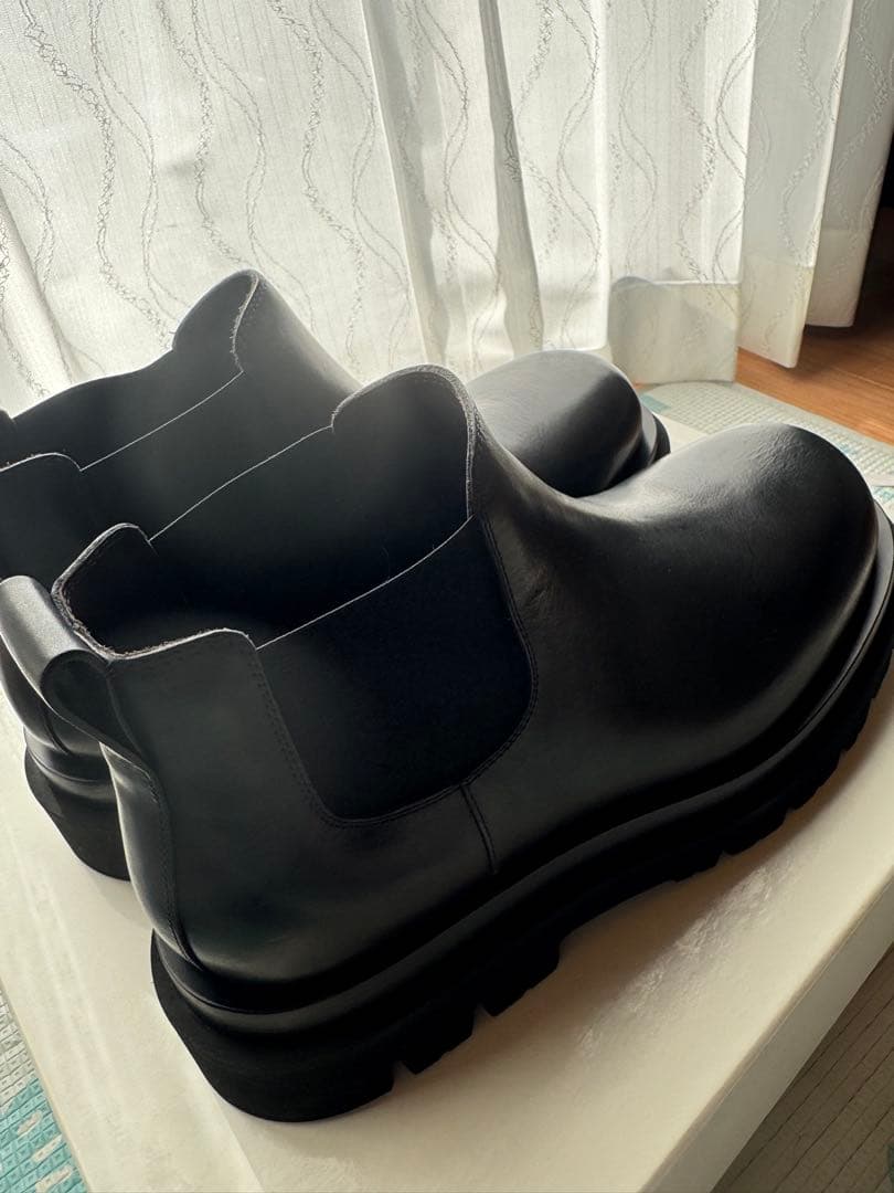 ブラックレザー サイドゴアブーツ