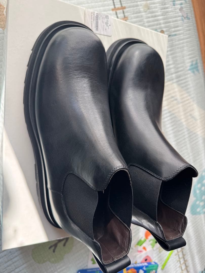 ブラックレザー サイドゴアブーツ