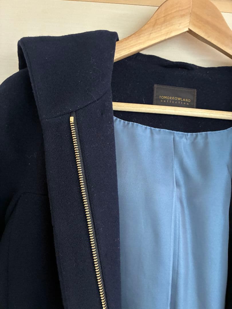 TOMORROWLAND フード付きネイビーコート