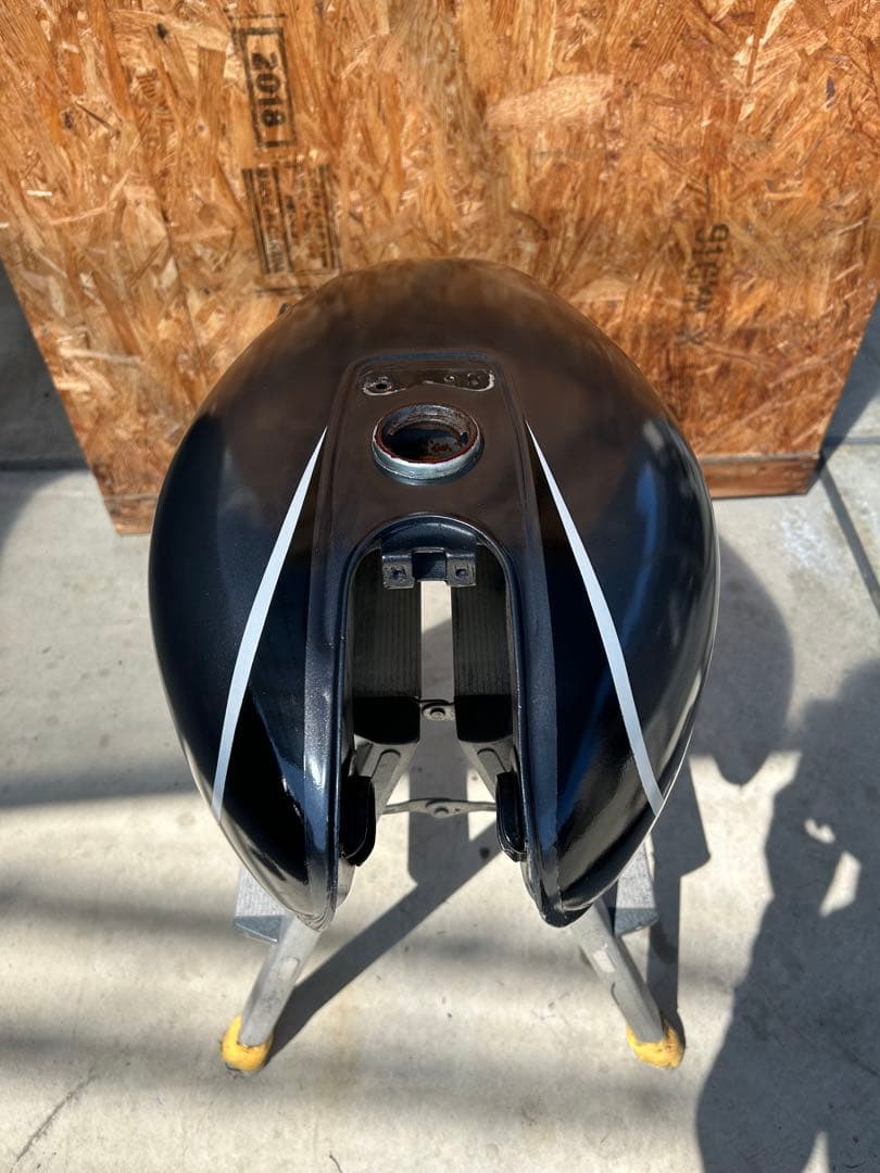 SUZUKI ブラックタンクとサイドパネルセット