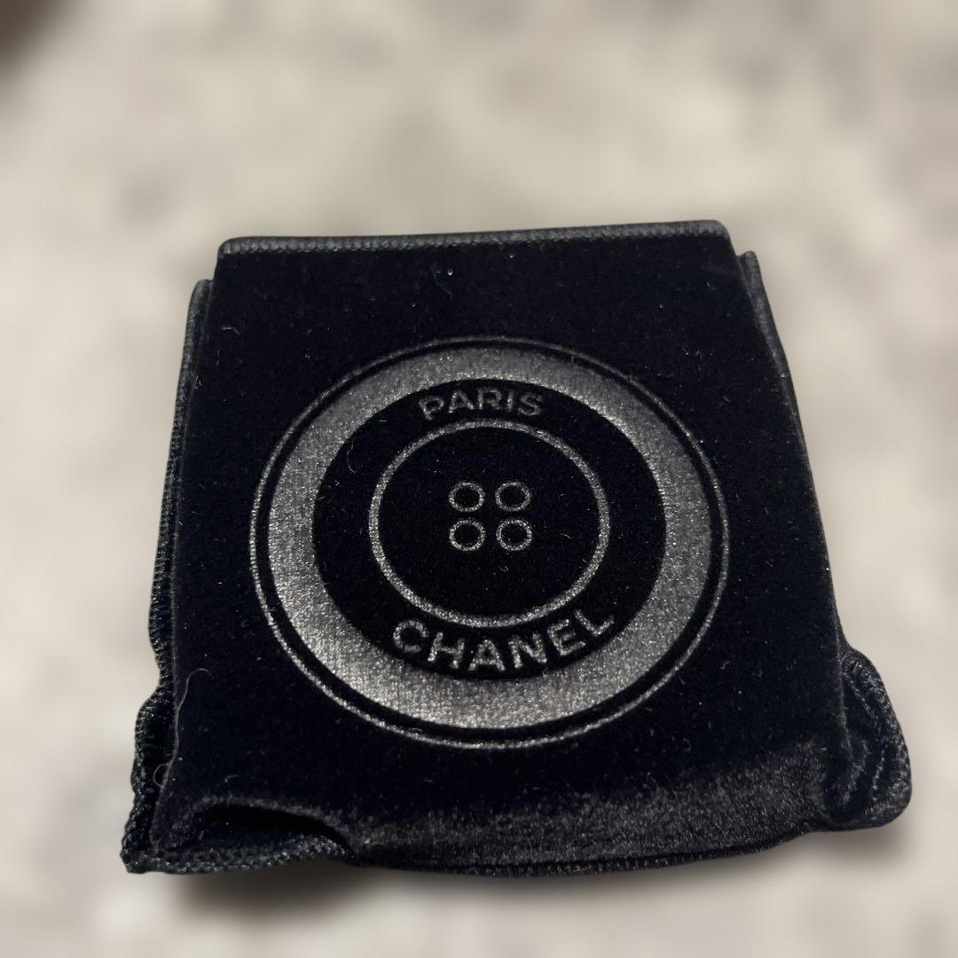 CHANEL レキャトルオンブルブトン　209 マドモアゼル