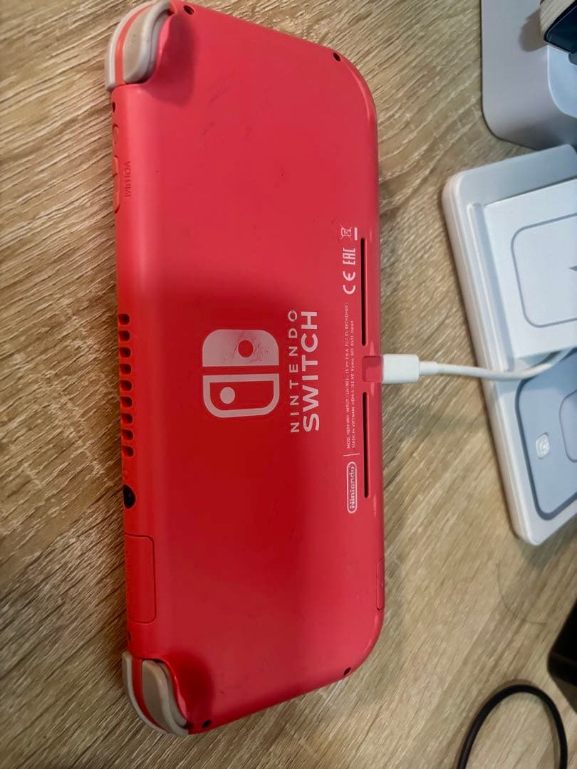 Nintendo Switch Lite 赤色 画面不具合