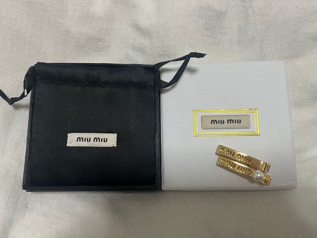miu miu パール付きゴールドヘアピン
