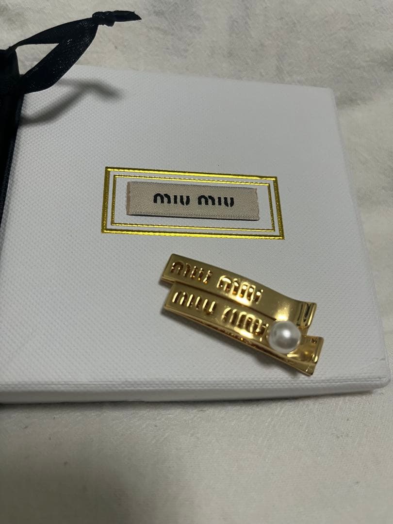 miu miu パール付きゴールドヘアピン