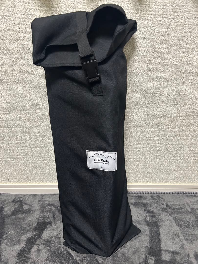 Noras サイドテーブル　ウォールナット　真鍮金具