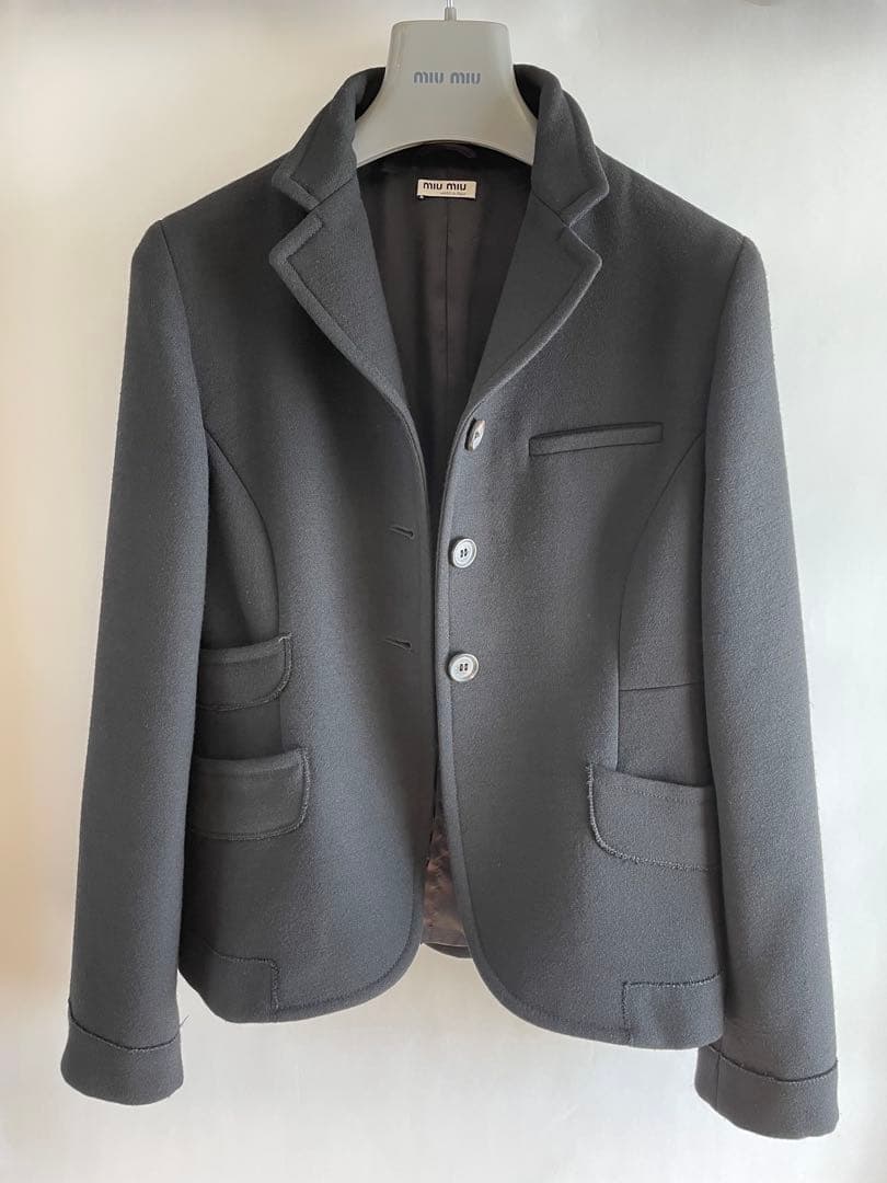 美品 miumiuミュウミュウ テーラードジャケット ブラック