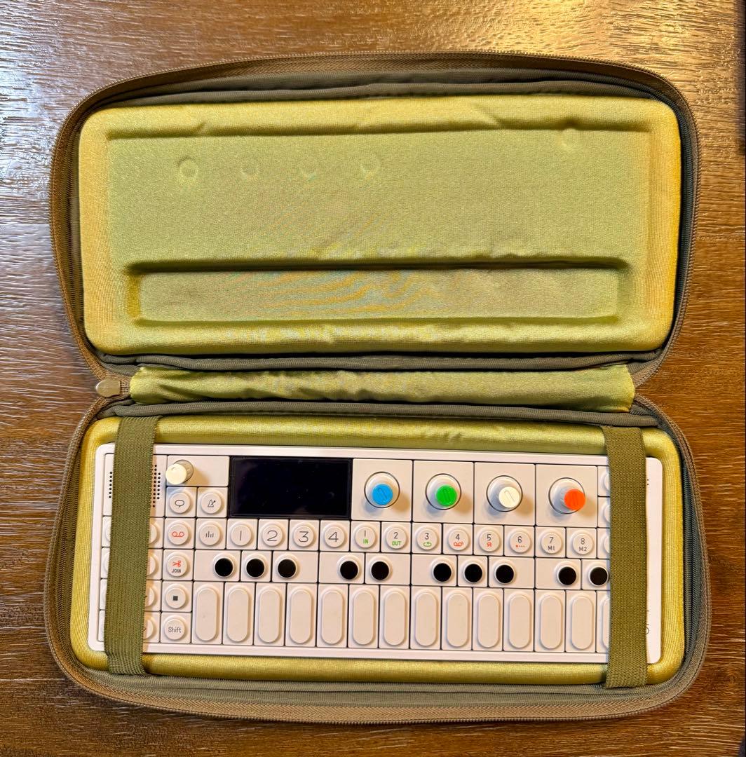 Teenage Engineering OP-1 + キャリングケース