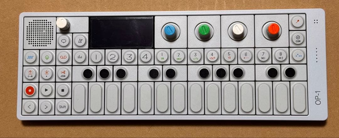 Teenage Engineering OP-1 + キャリングケース