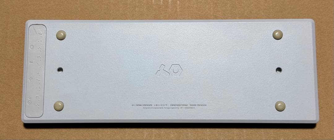 Teenage Engineering OP-1 + キャリングケース