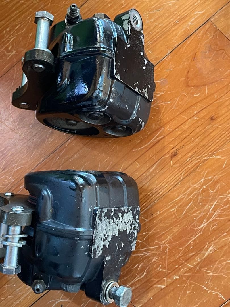 KAWASAKI KZ650 フロントキャリパー　左右セット