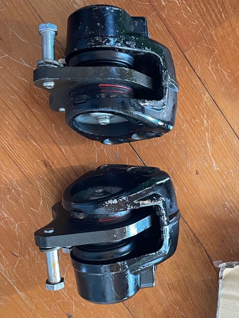 KAWASAKI KZ650 フロントキャリパー　左右セット