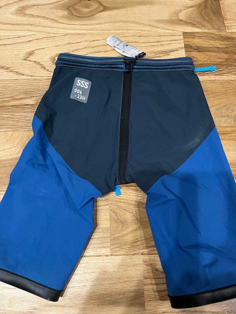 アリーナ高速水着アクアフォースストームSSSサイズ