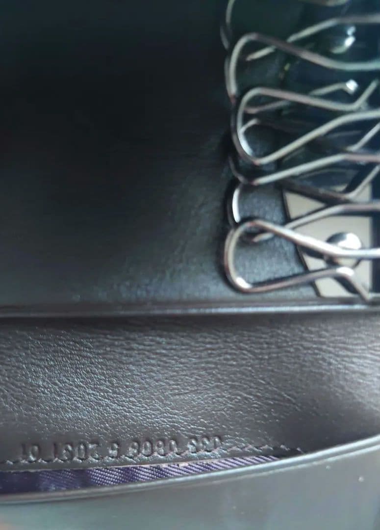 【極美品】【GUCCI 】GGスプリーム 6連キーケース シェリーライン