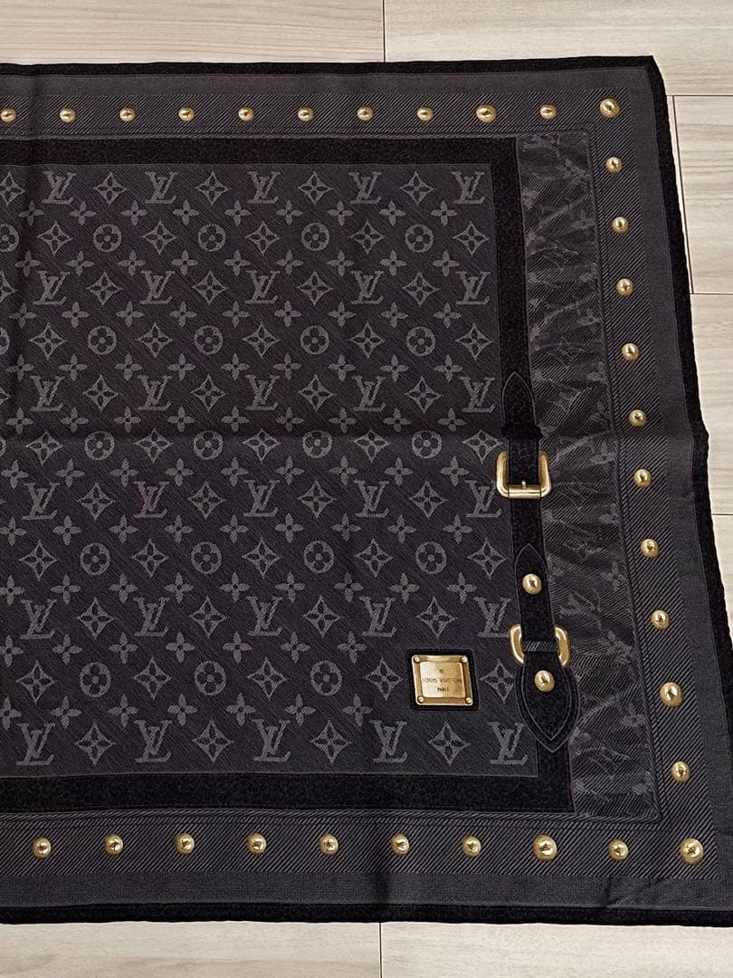 LOUIS VUITTON ルイ・ヴィトン 大判 ストール グレー LV柄