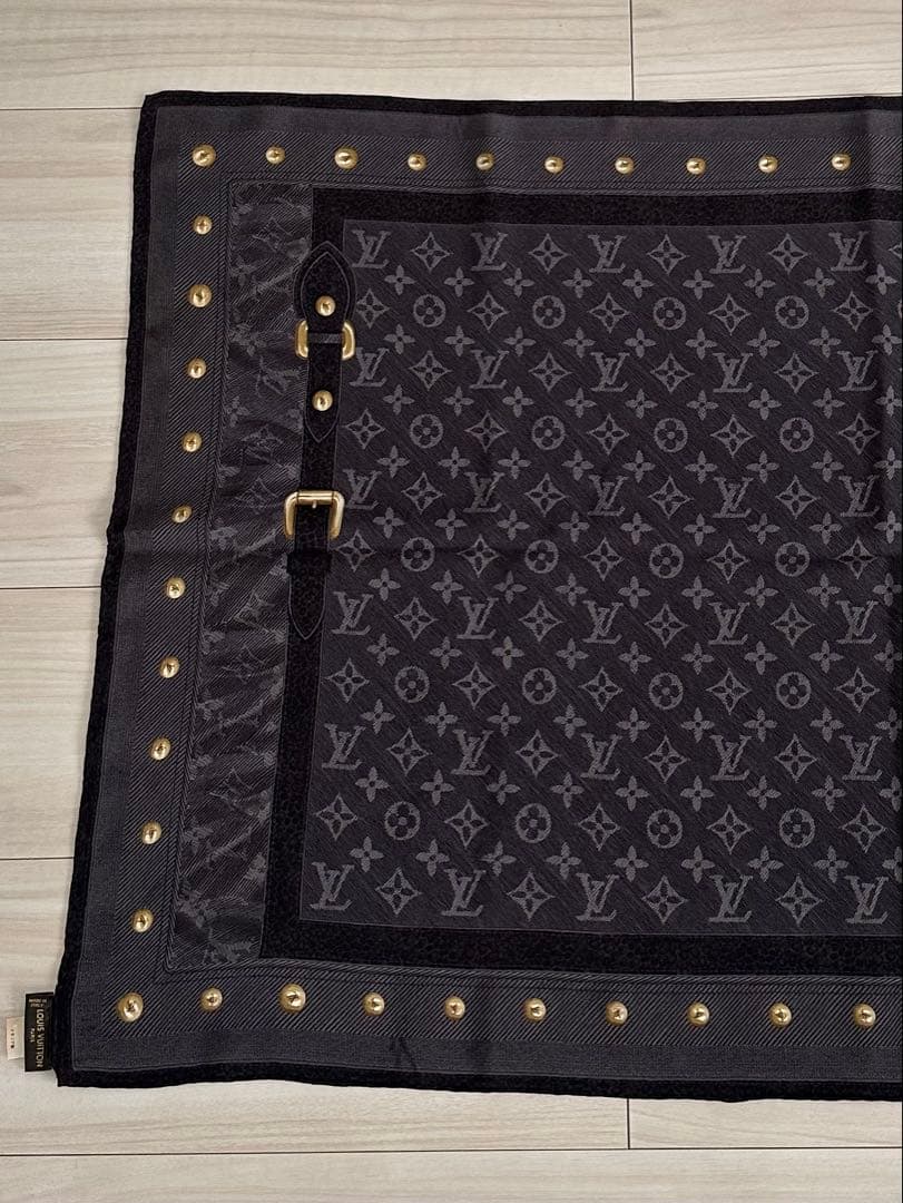 LOUIS VUITTON ルイ・ヴィトン 大判 ストール グレー LV柄