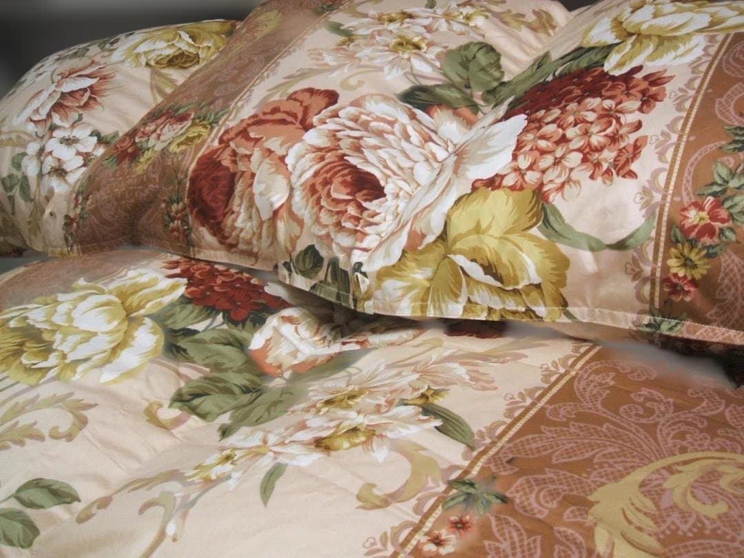 残り２点お買い得品‼️新品＊ロイヤル＊フランス９３％＊増量１，３キロ＊羽毛布団ＳＰ