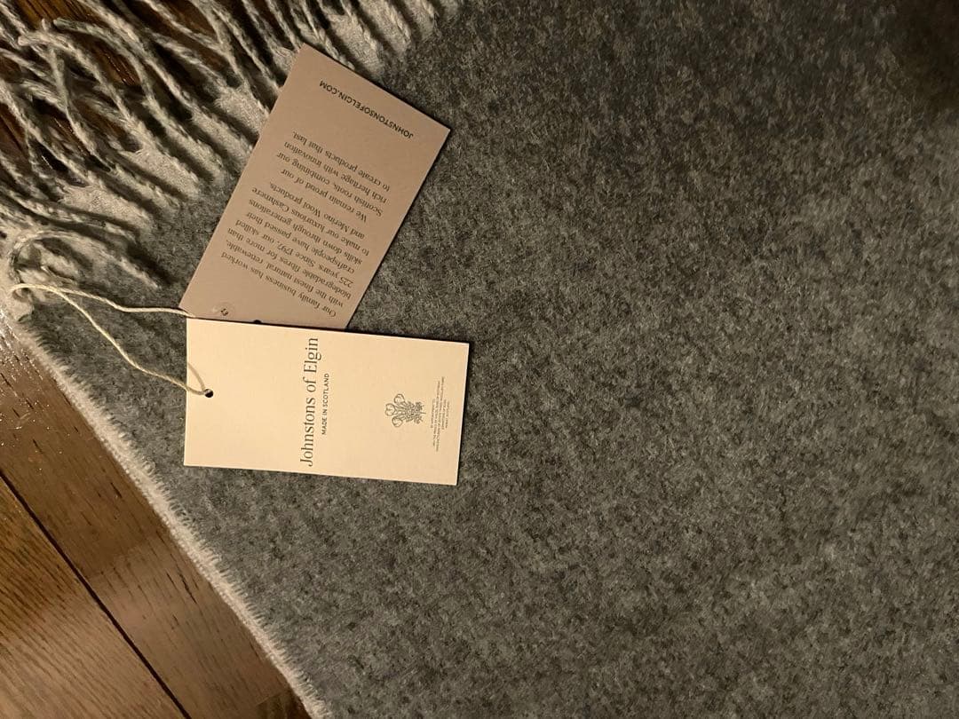 Johnstons of Elgin ストール(グレー)