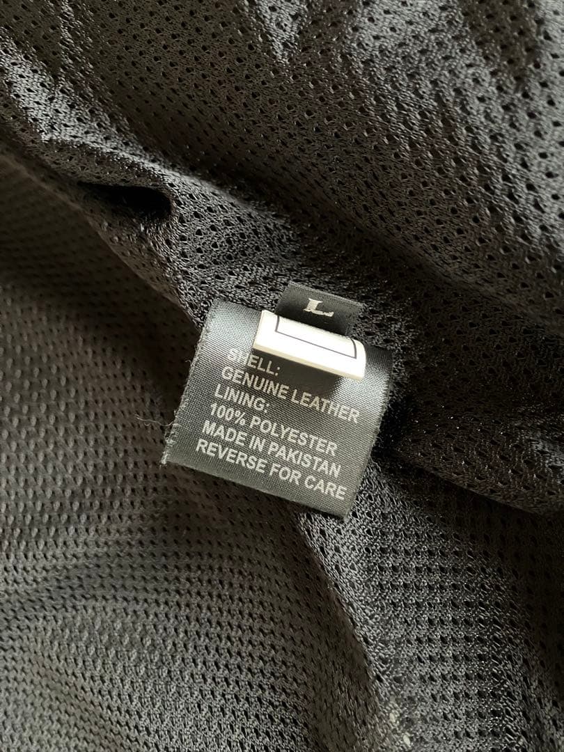 カ*ナ様 BERIK パンチングレザージャケット 黒 Lサイズ