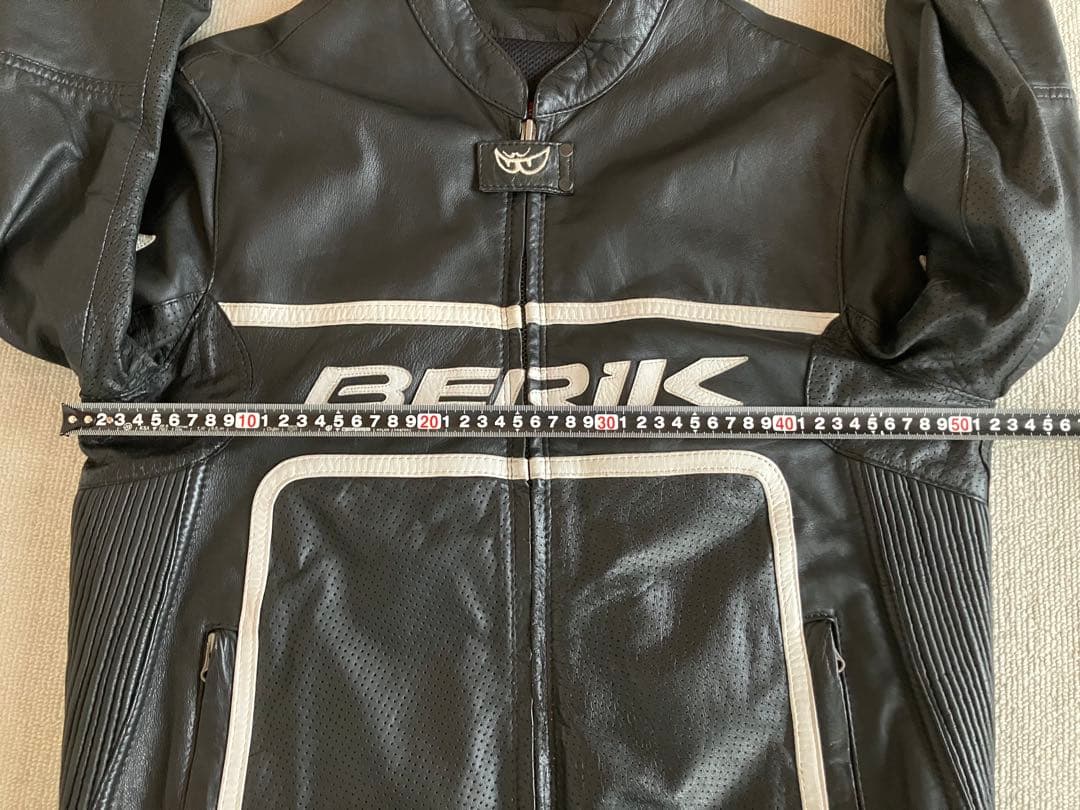 カ*ナ様 BERIK パンチングレザージャケット 黒 Lサイズ