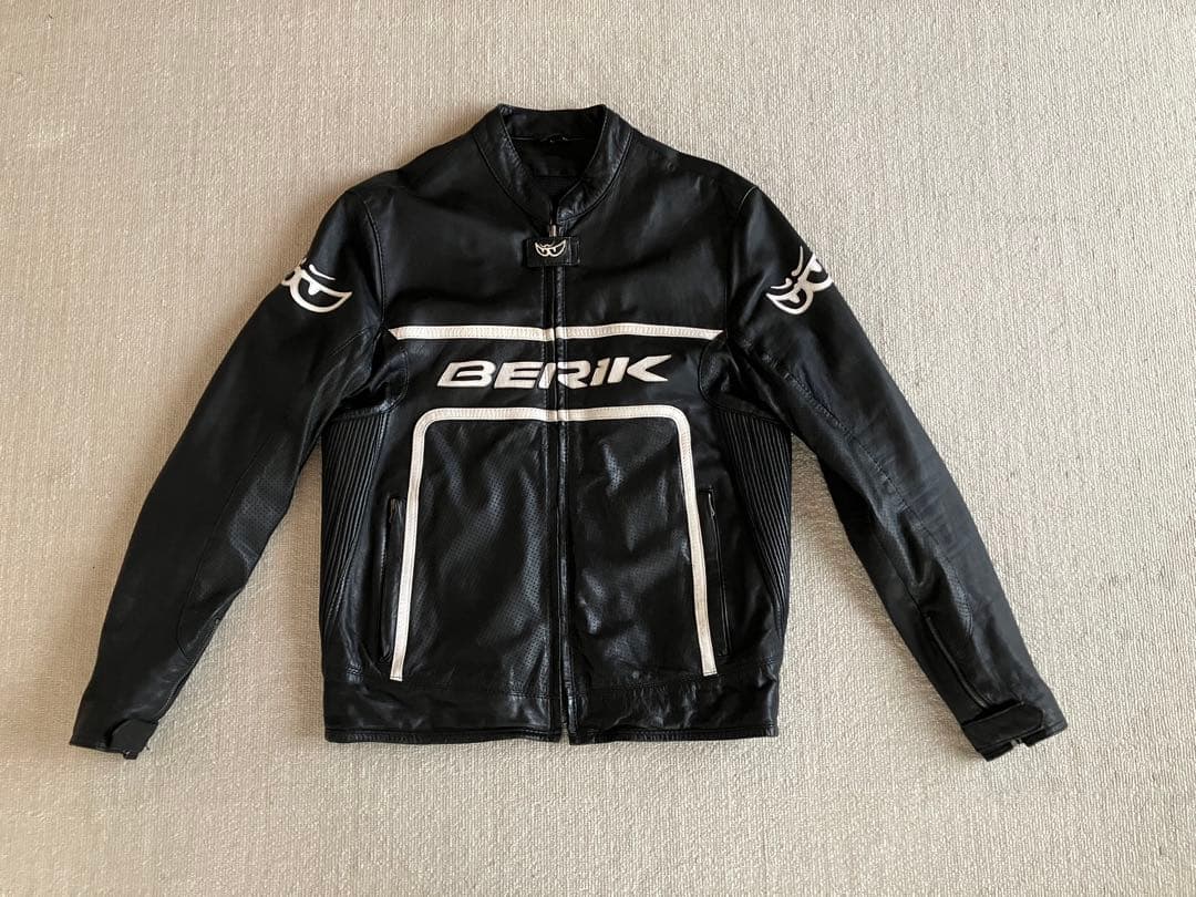 カ*ナ様 BERIK パンチングレザージャケット 黒 Lサイズ