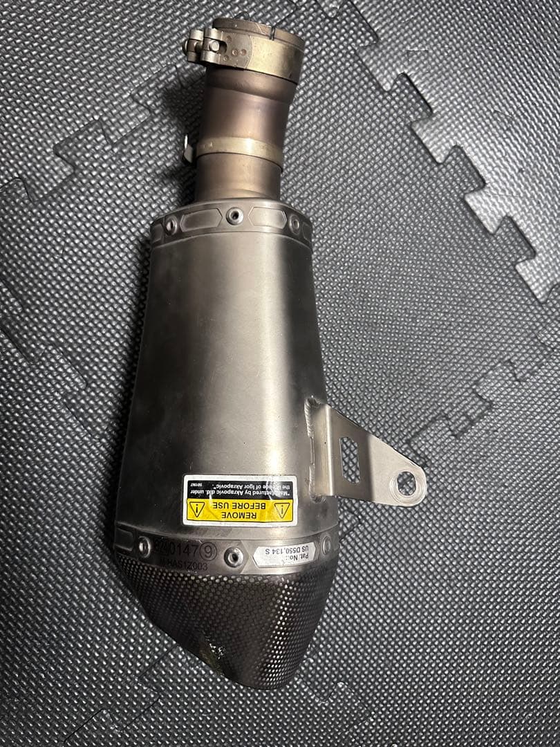 Akrapovic スリップオンマフラー カーボン