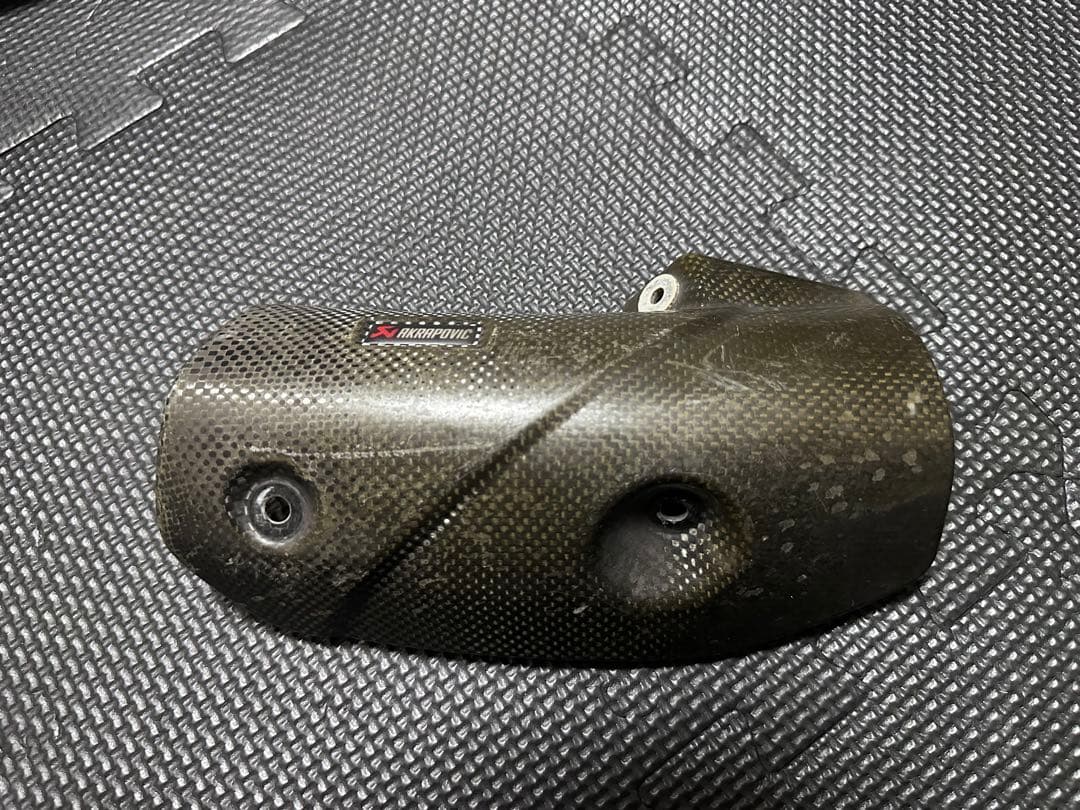 Akrapovic スリップオンマフラー カーボン