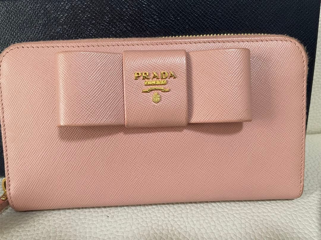美品　PRADA プラダ　長財布　リボン（値下げ交渉してください）
