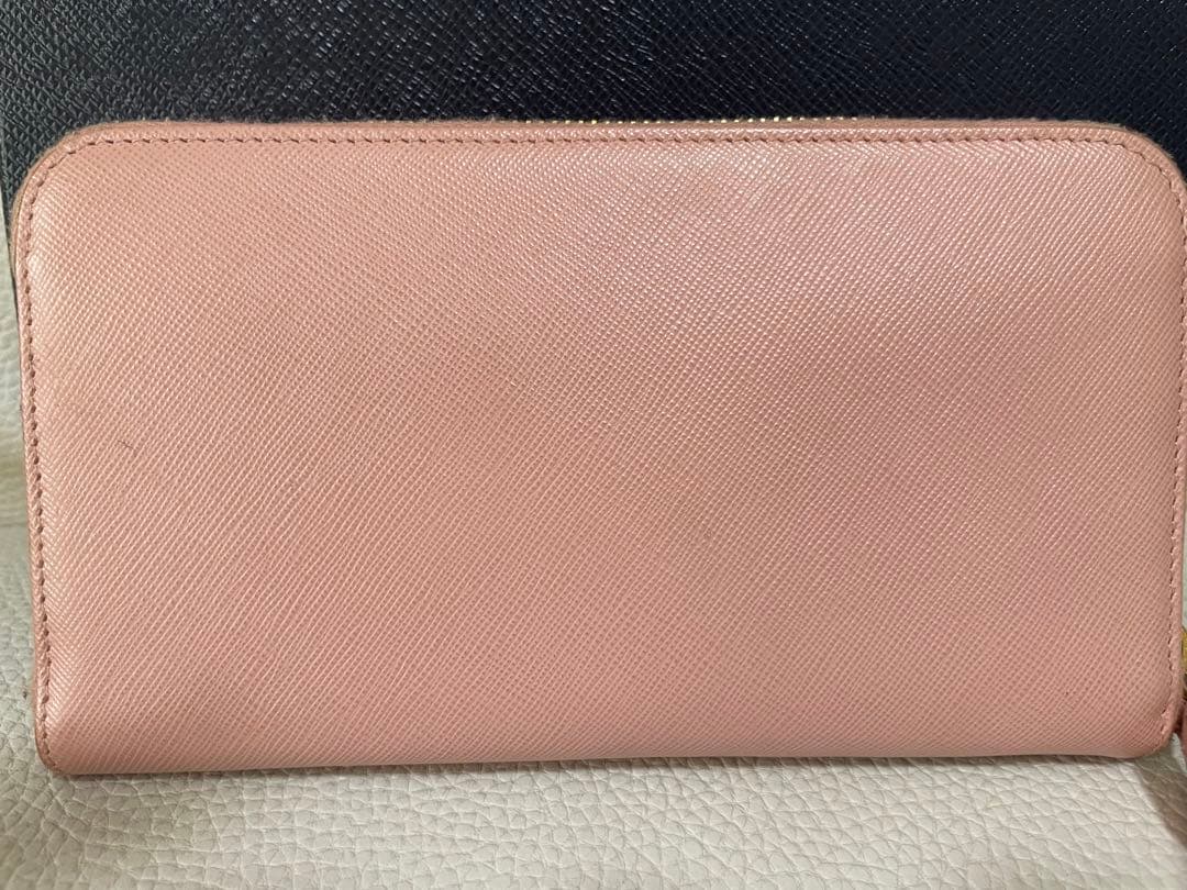 美品　PRADA プラダ　長財布　リボン（値下げ交渉してください）
