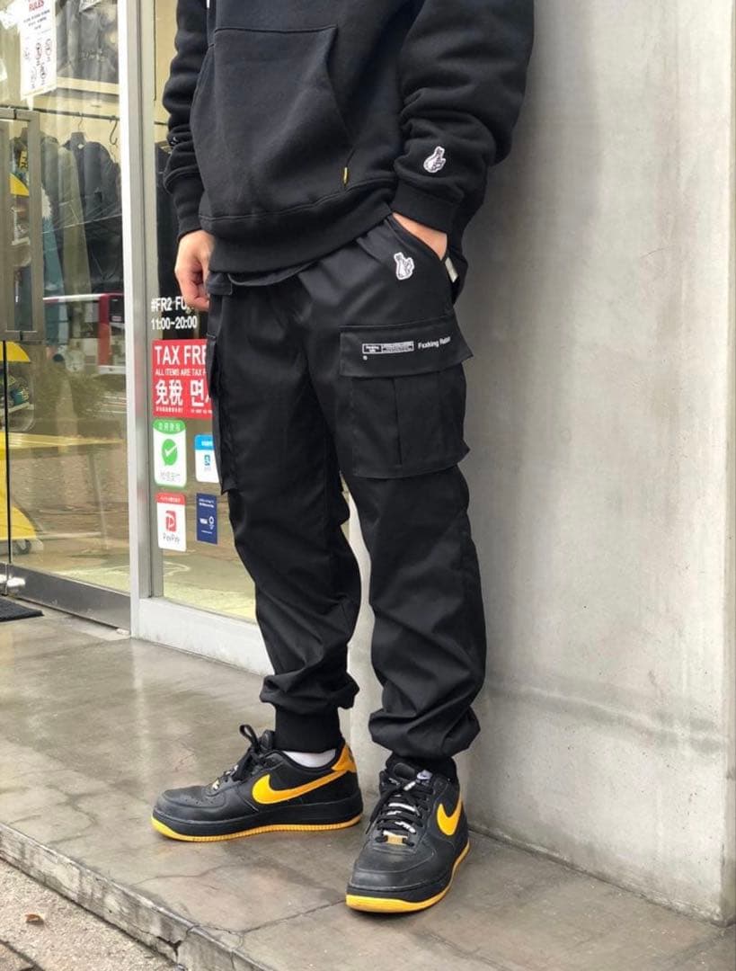 【週末値下げ】FR2 うさぎ ワッペン ナイロン カーゴ パンツ　黒