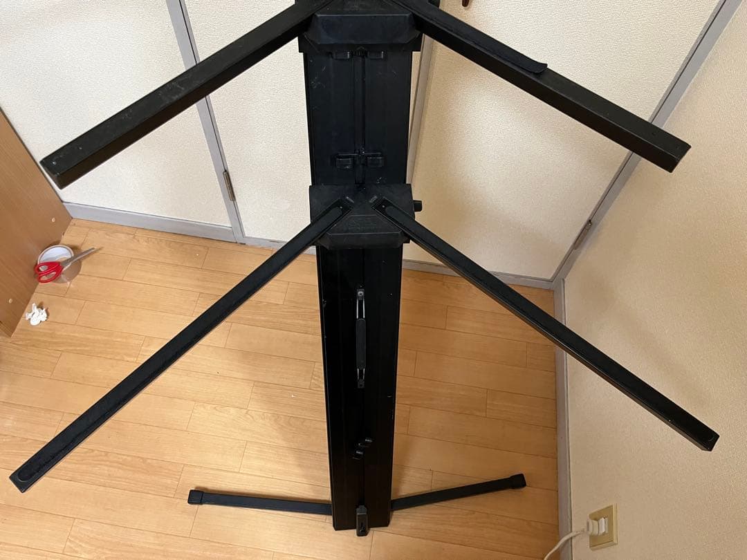 ULTIMATE 折りたたみ式キーボードスタンド ブラック