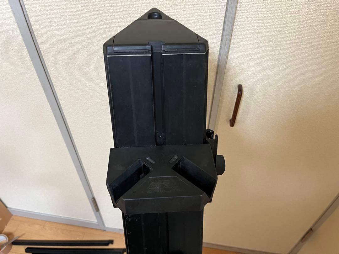 ULTIMATE 折りたたみ式キーボードスタンド ブラック