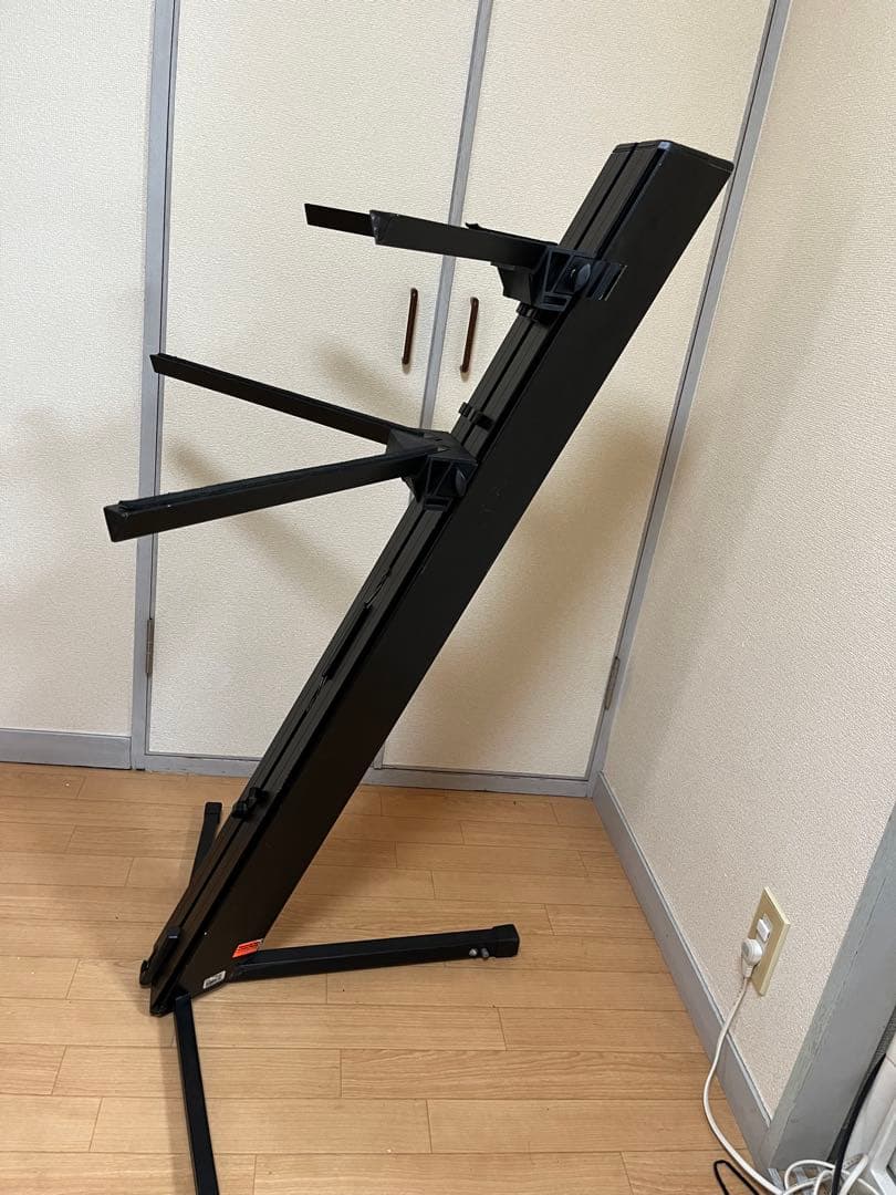 ULTIMATE 折りたたみ式キーボードスタンド ブラック