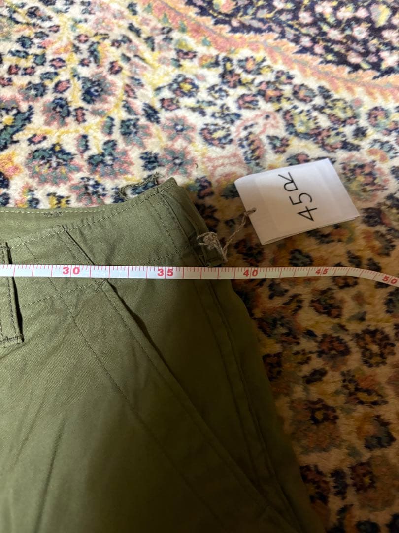 新品未使用タグ付き　カーゴパンツ　オリーブ色 ワークパンツ 45R