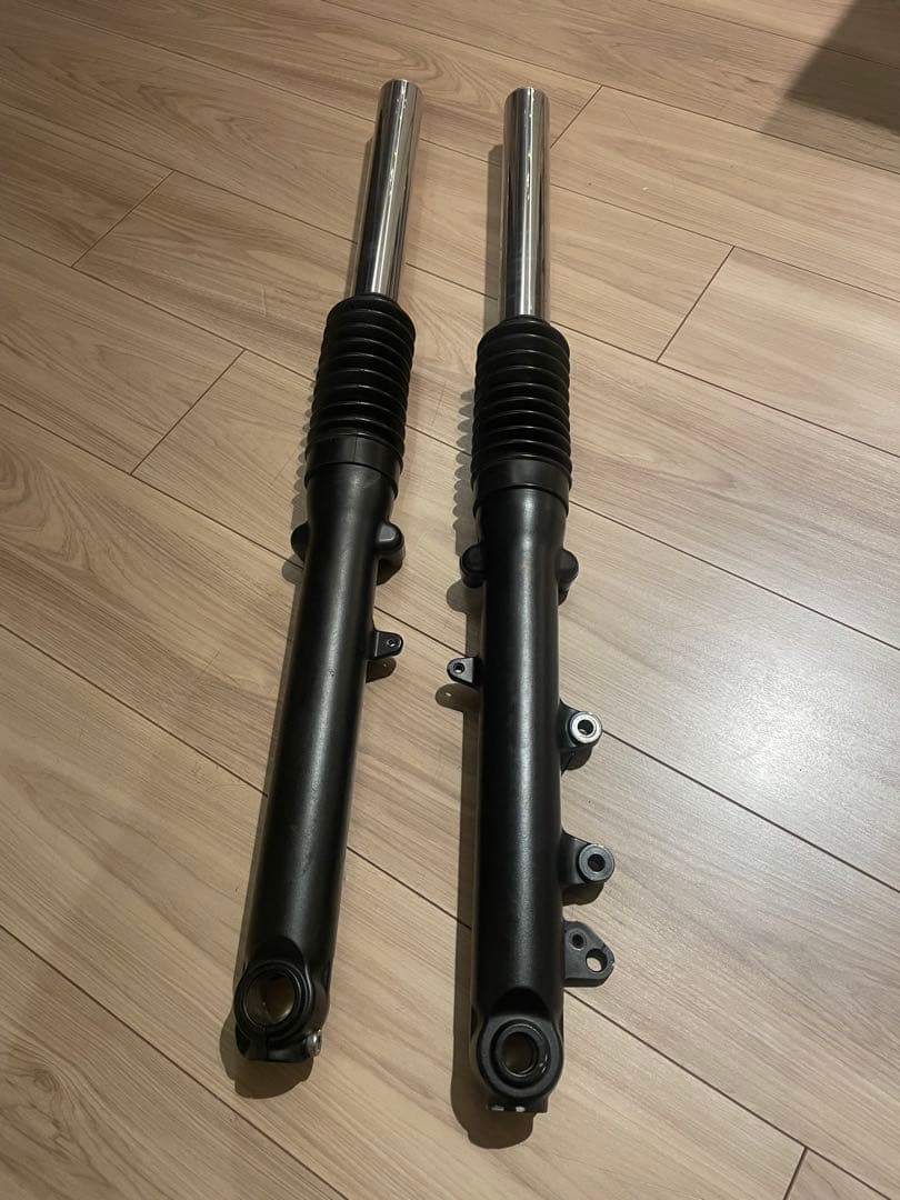 Triumph トライアンフ　ボンネビルT100 水冷　フロントフォーク