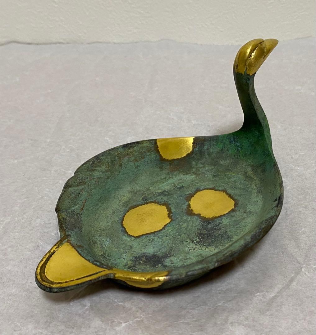 秦蔵六造り　塗金銅花生と塗金銅瑞鳥置物のセット