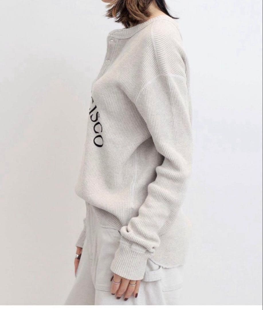 アパルトモングッドグリーフ PRINTED HENLEYNECK TOP