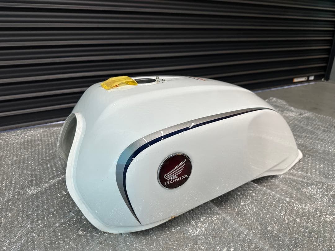 CAROL　ホンダ　CB1100 SC65 純正　タンク　サビなし！