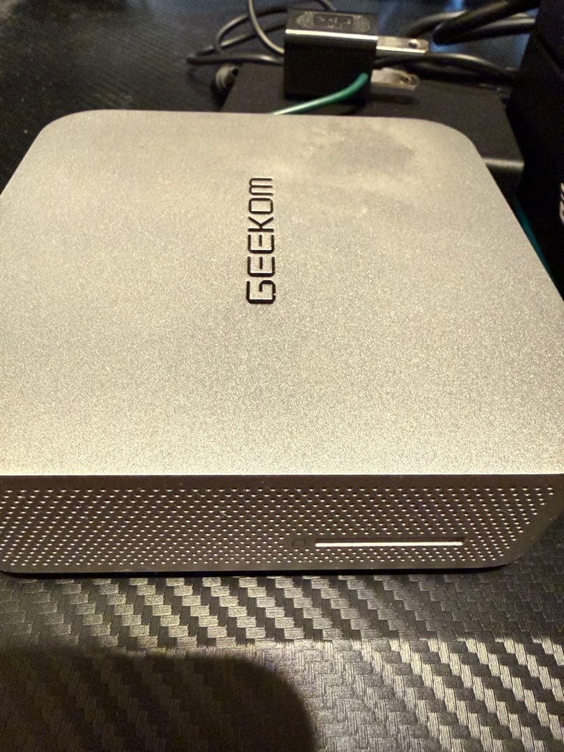ミニPC GEEKOMA7 Ryzen9 7940HS DDR5/32GB SSD/2TB