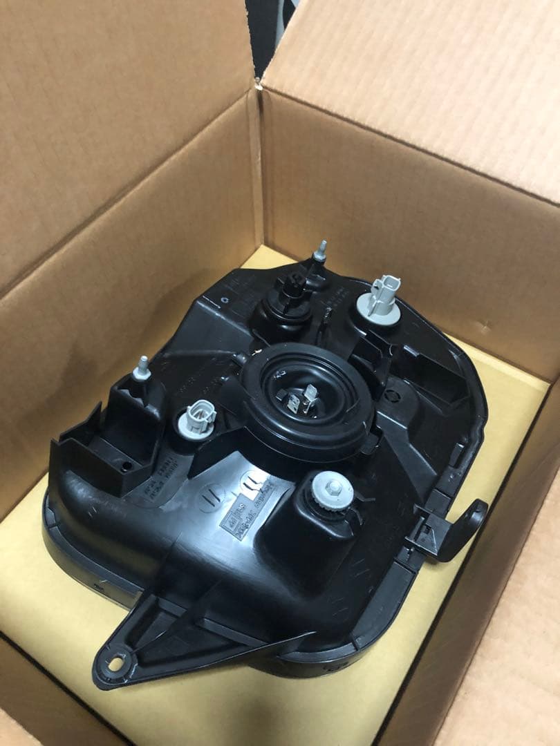 未使用　ジムニー JB23 純正ヘッドランプ　新車外し　ほぼ新品