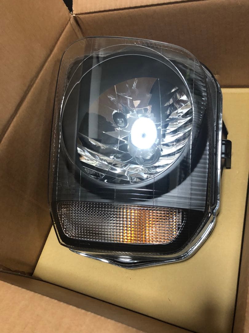 未使用　ジムニー JB23 純正ヘッドランプ　新車外し　ほぼ新品