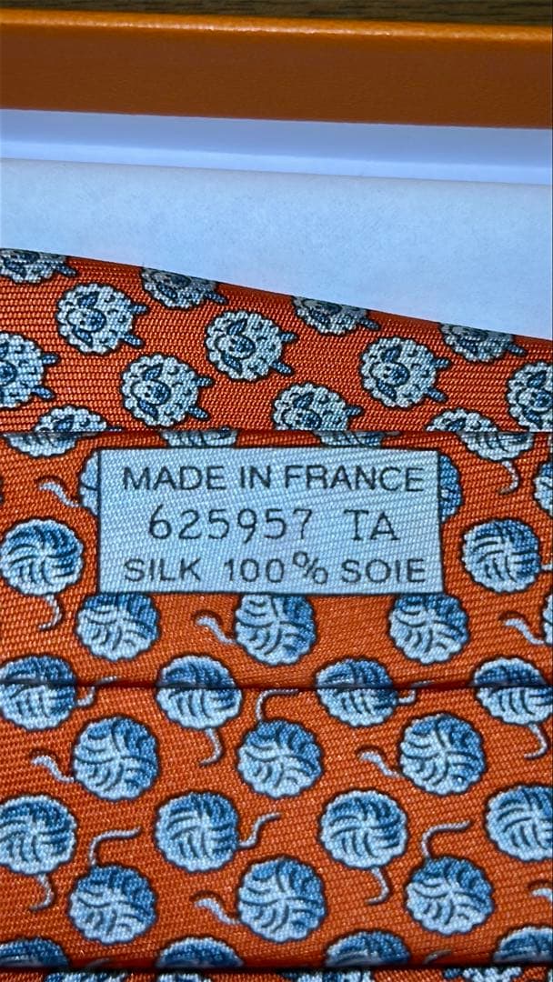 HERMES オレンジ ネクタイ　未使用品